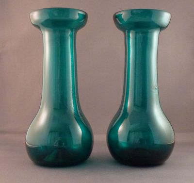 Teal green mid-19th C hyacinth vase
Webb 3117?
Keywords: blown;british;vase
