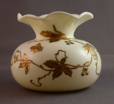 Edward Webb Worcester Ivory gilded posy
Marked. Custard glass
Keywords: blown;british;enamelgilt;vase
