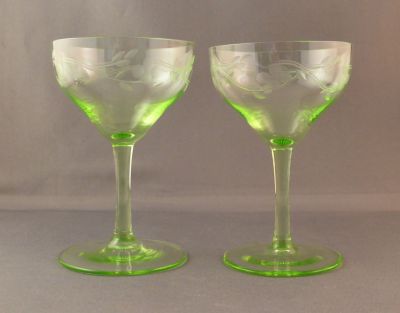 Engraved cocktail glass
Keywords: bottle;barware