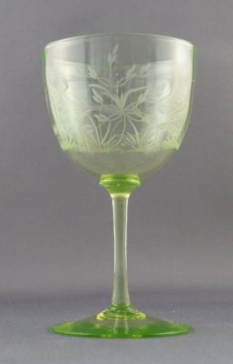 Leafy engraved wine glass
Pattern 3. Slightly fire polished pontil mark. Likely English
Keywords: barware;blown;british;cut