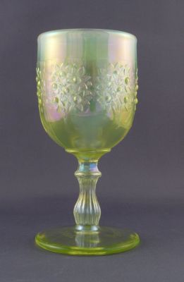Fenton Orange Tree wine glass
Vaseline opal carnival
Keywords: american;barware;pressed;uranium