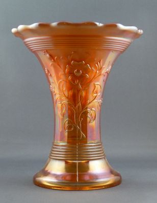 Dugan Summer Days
Is it a vase or is it a compote base? Marigold
Keywords: american;pressed;table;centrepiece