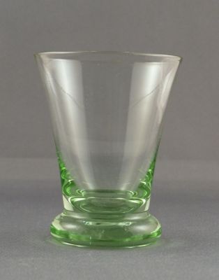 Footed large tot glass
Fire-polished rim
Keywords: barware;blown