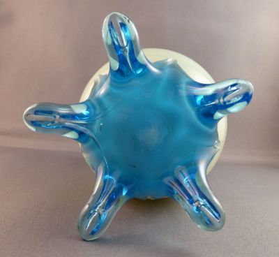 Custard glass vase, blue feet
Five feet
Keywords: blown;vase;sold