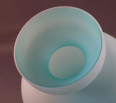 Frosted clear over white over blue bulb? vase
Fire polished rim, no pontil mark
Keywords: vase;blown