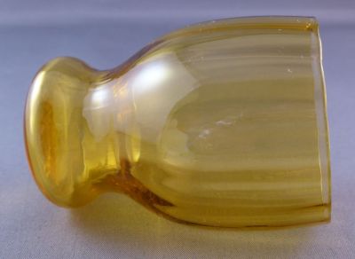 Amber uranium, golden, shot glass
Fine optic rib
Keywords: bottle;barware