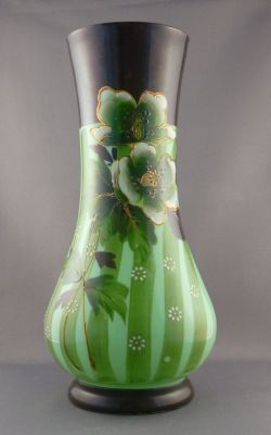Bohemian enamelled vase, green
Not uranium. Large
Keywords: blown;enamelgilt;vase;centrepiece