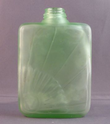 Dubarry Perfumery talcum powder bottle, green
Base marked British Regd No 755481 (11th June 1930)
Keywords: blown;bathbed;mark
