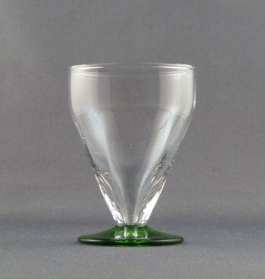 Optic rib green uranium foot sherry glass
Safety rim
Keywords: barware;blown
