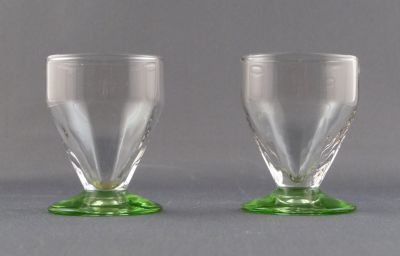 Optic rib green uranium foot shot glasses
Safety rim
Keywords: barware;blown