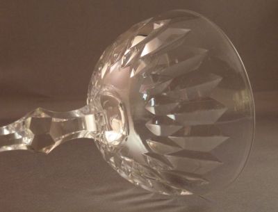 Champagne coupe, double hexagon cut
Cut stem with knop
Keywords: blown;cut;sold