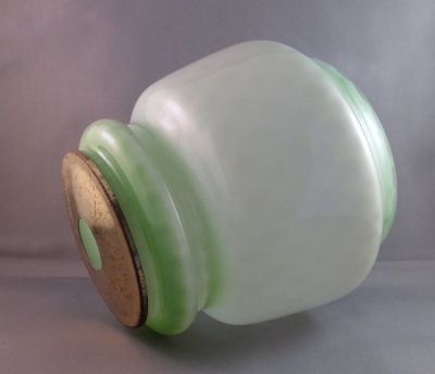 Diamond optic lamp shade
Brass-plated fitter. 1930s/40/50s
Keywords: sold;light;enamelgilt