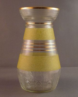 French hyacinth vase, yellow crinkles
Factory blown. Separate base plate used. Marked 4 to denote machine used. Unusual with gilding and Matthey Crinkles
Keywords: blown;enamelgilt;frenchdutchbelg;vase;sold