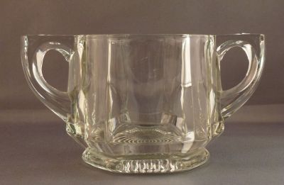 Indiana Glass Peerless Colonial open sugar
Line No. 165 1920s
Keywords: pressed;table;sold