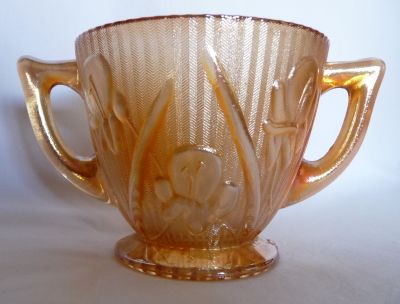 Jeannette Iris and Herringbone
Sugar bowl. Marigold. 1970s
Keywords: american;sold;pressed;table
