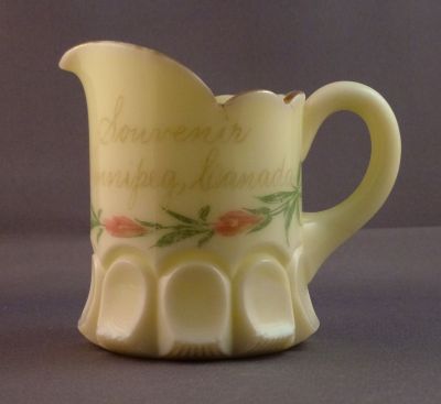 Jefferson Ribbed Thumbprint jug
No. 221. 1905-1907. Souvenir of Winnepeg, Canada. Custard glass
Keywords: american;pressed;table