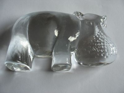 Kosta Boda flat-back hippo
Sweden
Keywords: sold;figure;cast