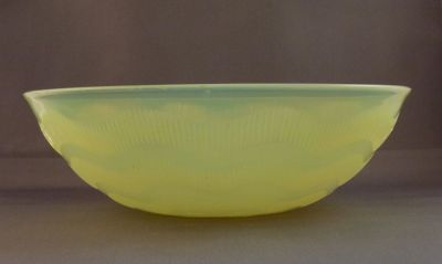 Leerdam Aurora Colopal bowl
No. 5109-13 Also made in transparent yellow
Keywords: frenchdutchbelg;pressed;table