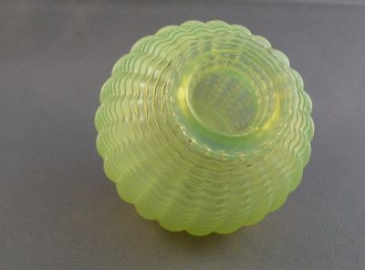 Webb posy, lemonescent
Threaded opalescent uranium glass. Top view
Keywords: british;blown;vase