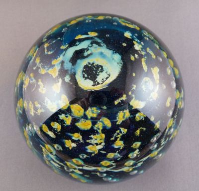 Maltese bullicante paperweight with silver chloride
Mdina, Phoenician? Top. Controlled bubble
Keywords: maltese;sold
