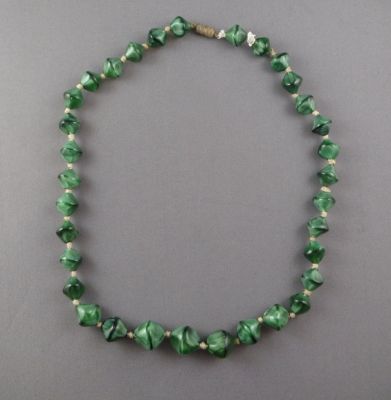 Malachite glass
Moulded beads
Keywords: sold