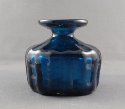 Mdina textured short jar, mini 
Plain blue. Marked with early fine mark
Keywords: blown;vase;sale