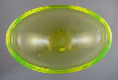 Oval Murano bowl
Polished base
Keywords: blown;murano