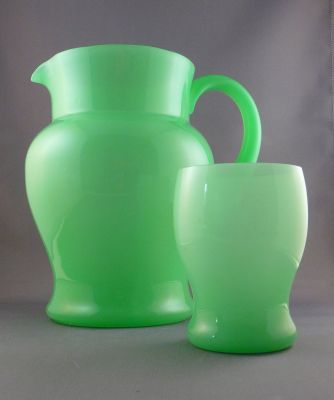 V. Nason? jade jug and tumbler set
Six glasses. Lots of tiny bubbles
Keywords: barware;murano;blown