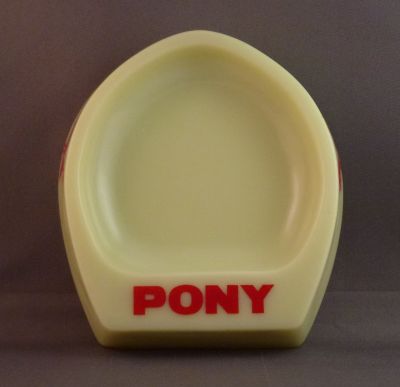 Nazeing Pony uranium custard ashtray
Marked. Custard glass
Keywords: british;pressed;barware;ash;enamelgilt