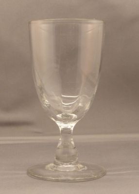 Optic rib wine glass
Crude two part construction
Keywords: blown;sold