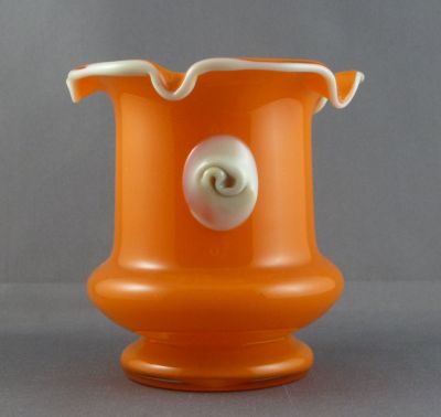 Uranium applique trim Czech vase
Relatives seen in Novy Bor museum. Orange lining
Keywords: blown;czech;vase