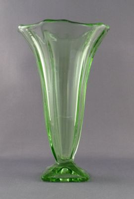 Cold painted centrepiece
Vase. Sets also seen frosted and unpainted
Keywords: czech;pressed;centrepiece;vase