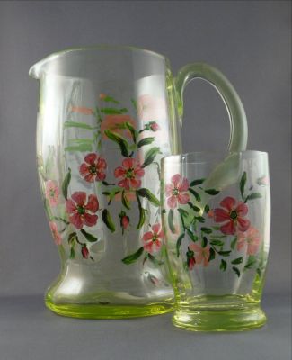 Austrian? cold painted jug and tumbler set
Optic ribbing, mould blown
Keywords: barware;blown;enamelgilt