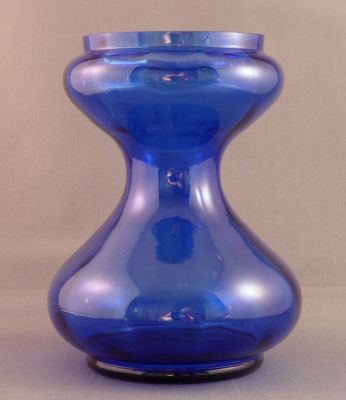 Light cobalt blue optic rib hyacinth vase
Wide top relative to base.
Keywords: blown;vase