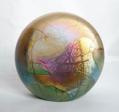 Phoenician iridescent disc paperweight
Signed and labelled flattened disc
Keywords: maltese