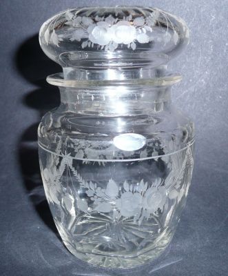 Engraved pickle jar
Keywords: sold;blown;table