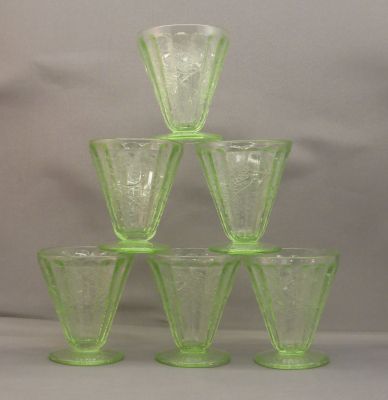 Jeannette Glass Floral footed tumbler
3.5-in, scarce
Keywords: american;barware;pressed;sold