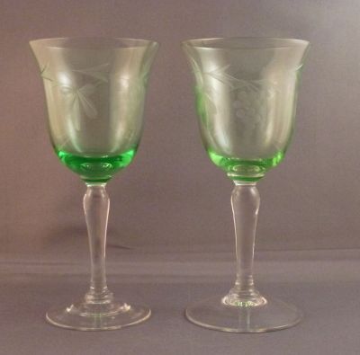 Grapevine engraved port glass
Uranium glass bowl
Keywords: barware;blown;cut