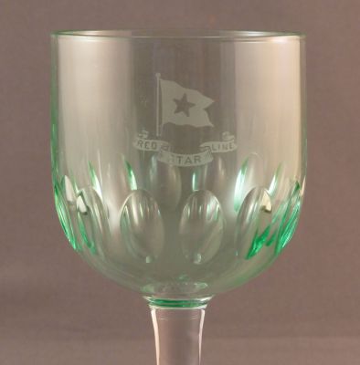 Red Star Line wine glass
Engraved and cut bowl and cut foot
Keywords: blown;cut;barware