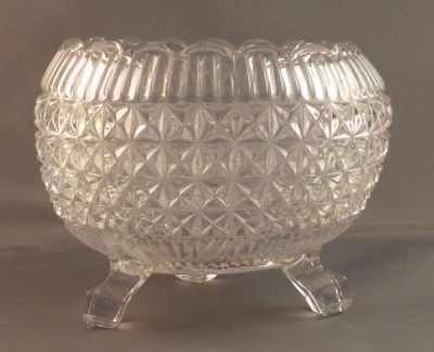 Rose bowl or sugar bowl
Maker unknown. 5 in. diameter; 4 in. tall
Keywords: table;vase;sold