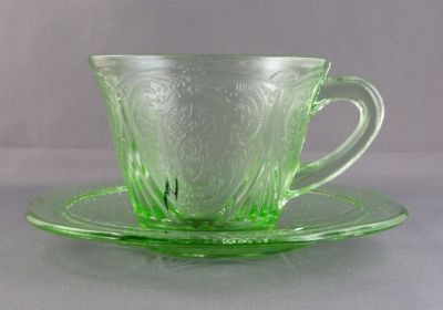 Hazel Atlas Royal Lace cup and saucer
1934-1941
Keywords: american;pressed;table
