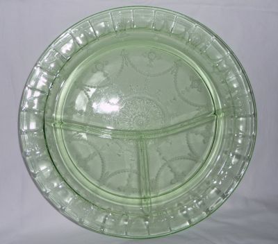 Hazel Atlas Royal Lace grill plate
9⅞-in. diameter
Keywords: american;pressed;table