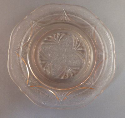 Hazel Atlas Royal Lace tea plate, pink
Keywords: table;sold;american