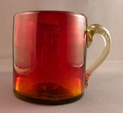 Gold ruby mug
Mid 18th century? Orange (selenium) glow under UV
Keywords: blown;sold