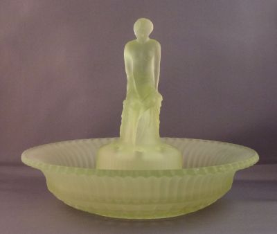 Sowerby "stump" lady in 2381 bowl
Keywords: british;pressed;centrepiece;vase;sold