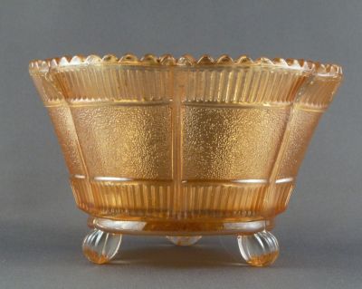 Sowerby Lea sugar bowl
Huge compared with the milk jug. Marigold
Keywords: british;pressed;table