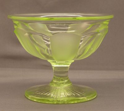 Sowerby 2416 sundae dish
Part frosted Uranium
Keywords: british;pressed;table;sold