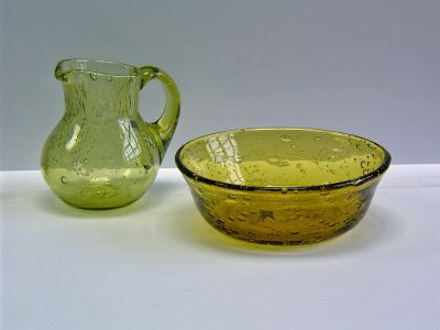 St Albans Glass creamer and sugar
Fairly confident attribution
Keywords: sold;blown;table