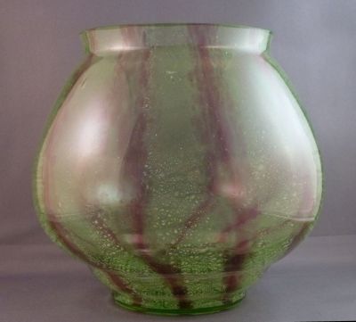 Stripey vase
Cut and polished rim. Large
Keywords: blown;vase
