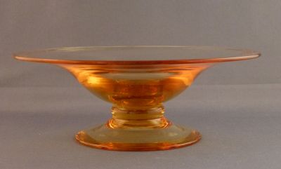 Stuart? compote, small
Unmarked. Polished pontil mark. 6 in, lead crystal
Keywords: blown;table